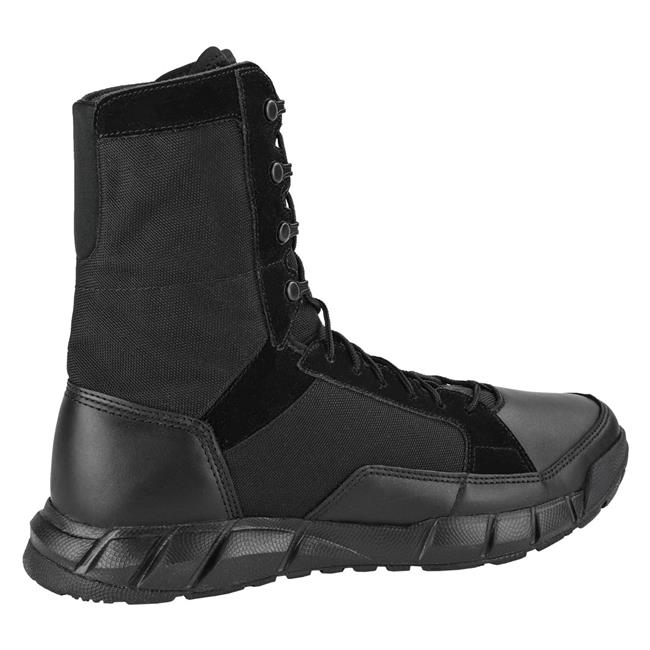 oakley light patrol boot